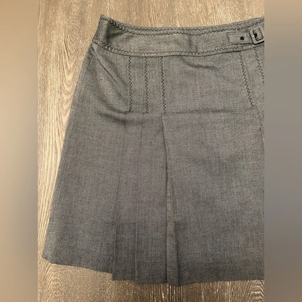 ANN TAYLOR LOFT GREY PENCIL SKIRT - Size 8 SKU:361